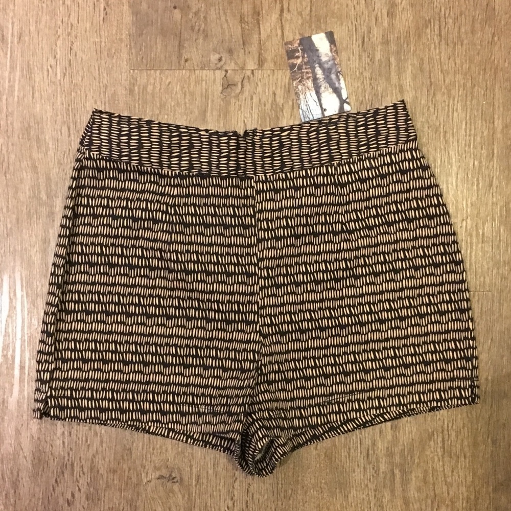 NWT Silence + Noise Printed Shorts